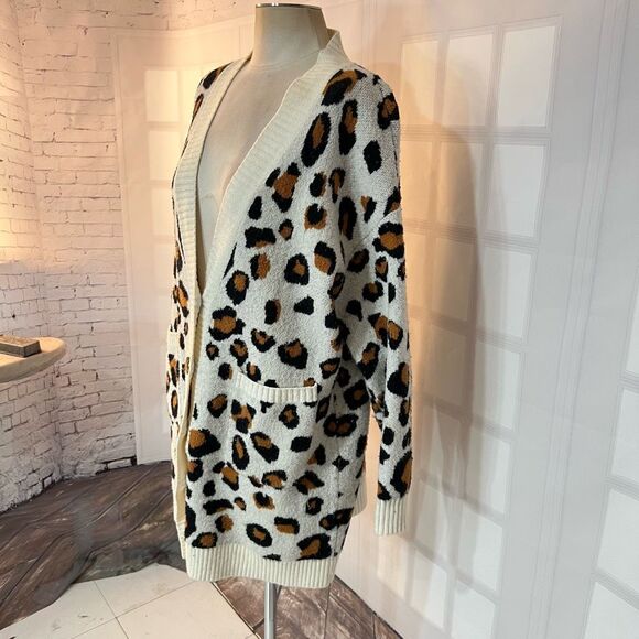 Who What Wear White Brown Cheetah Print Knit Cardigan Sweater Size XL - Picture 3 of 9